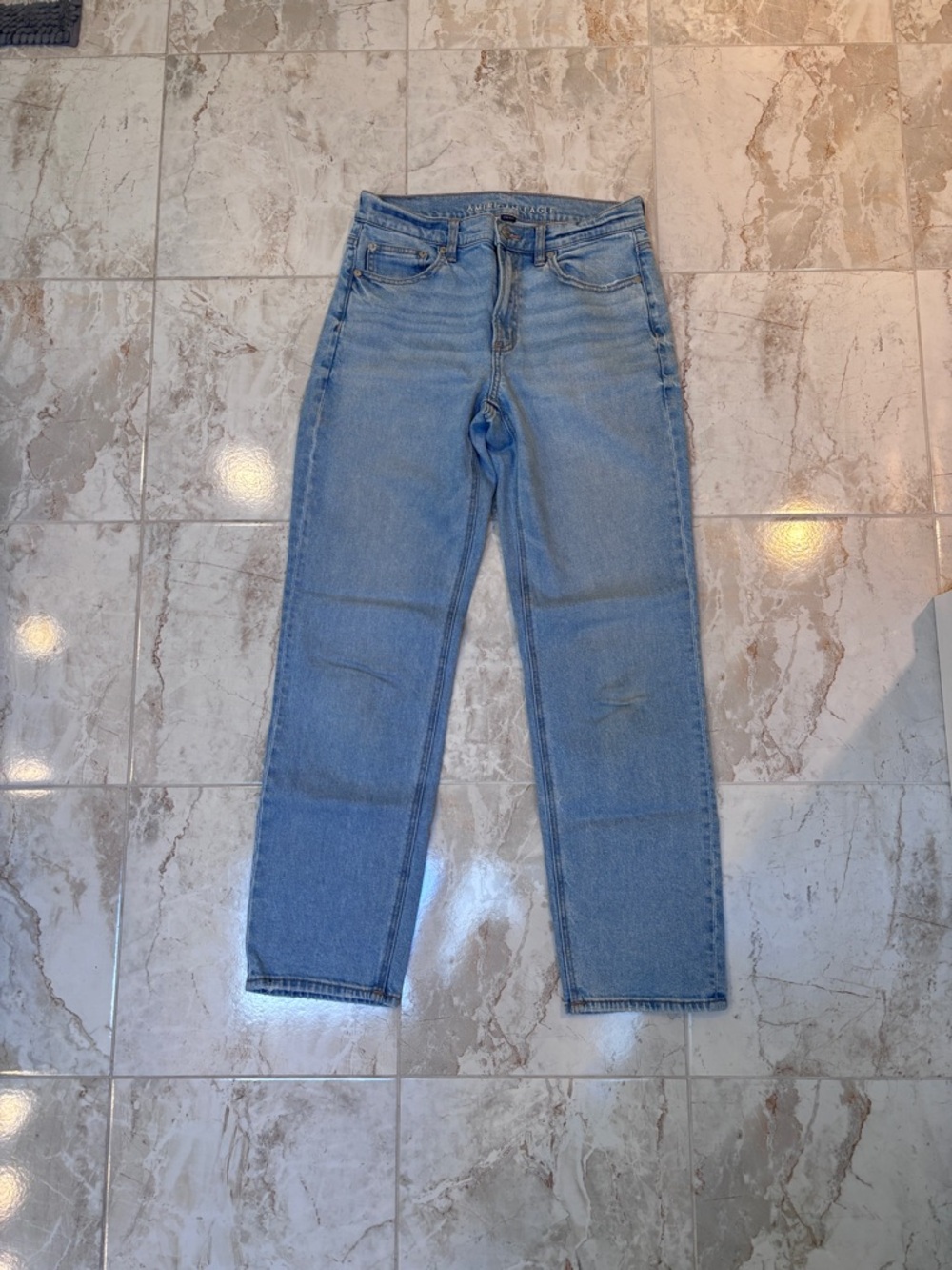 AE Super High-Rise Straight Jeans
Size - 6R